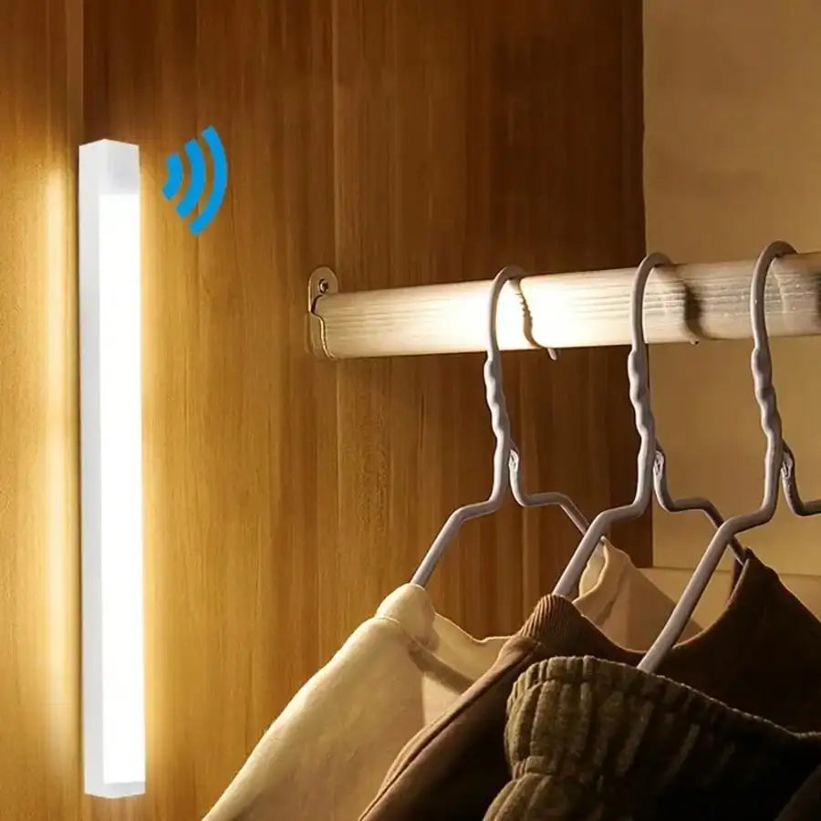 Luz LED inalámbrica con sensor de movimiento – Recargable
